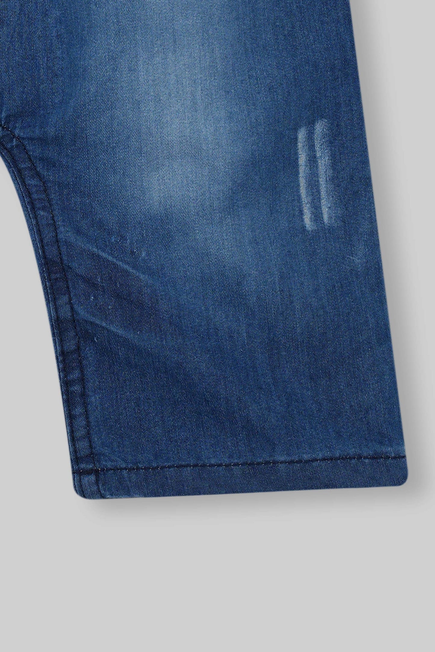 GREY TEE WITH JEANS SHORTS